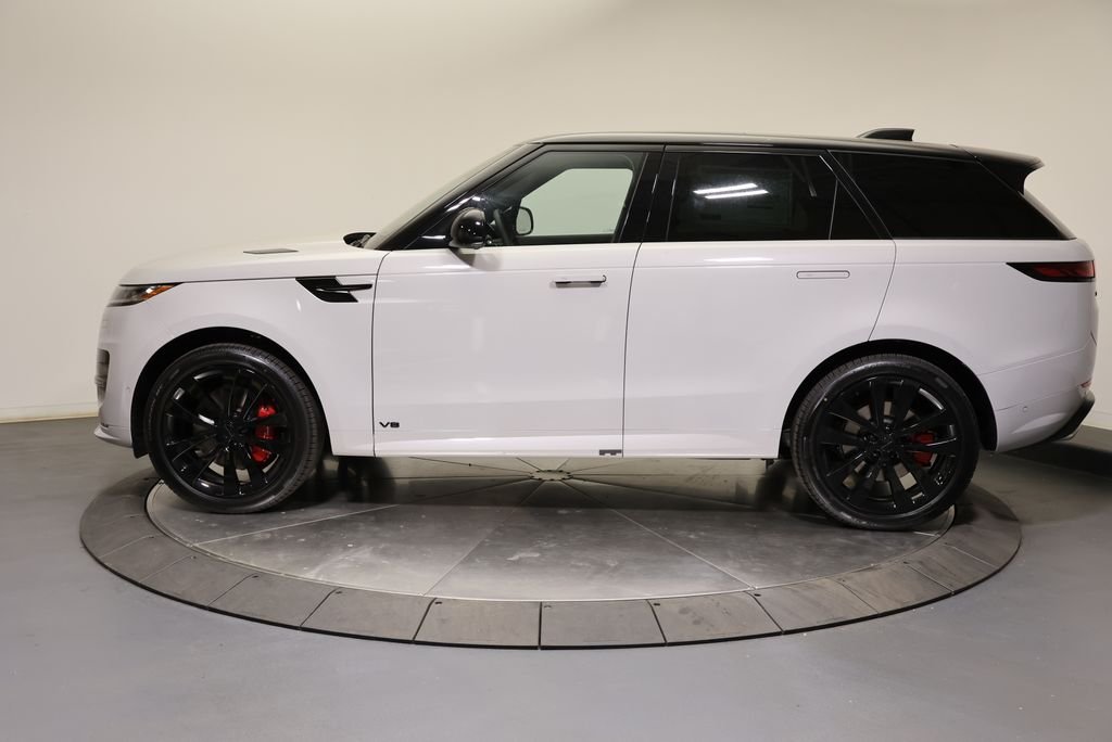 New 2026 Borasco Grey Land Rover Dynamic SE image 2