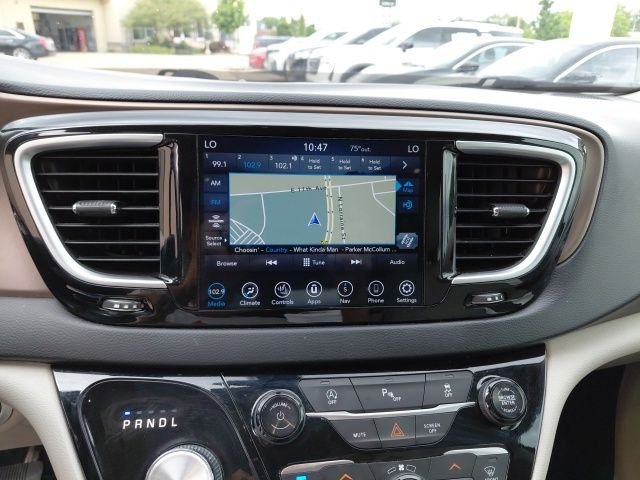 Used 2019 Gray Chrysler Touring L Plus image 15