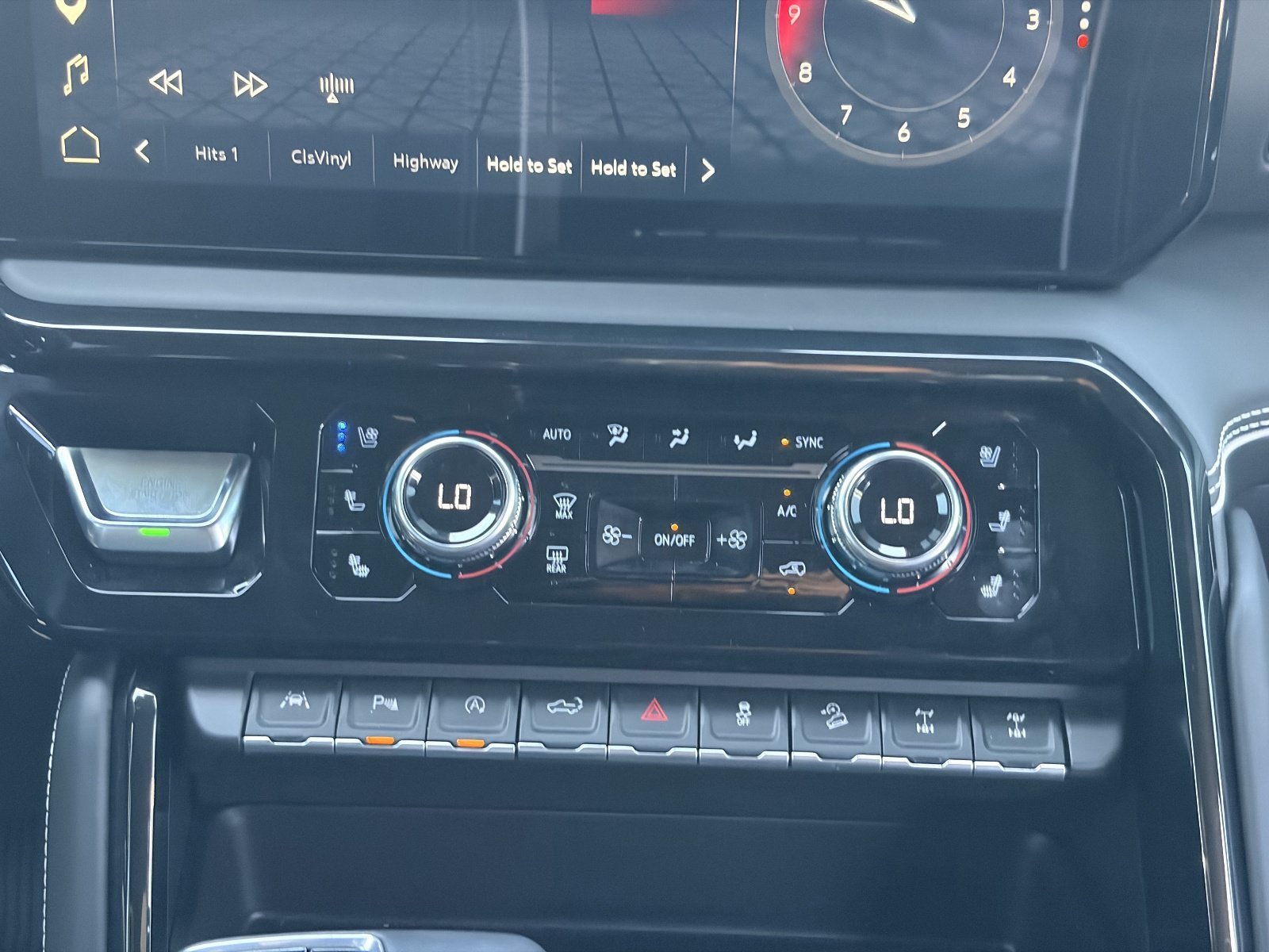 2026 GMC Sierra 1500 AT4X - Photo 20