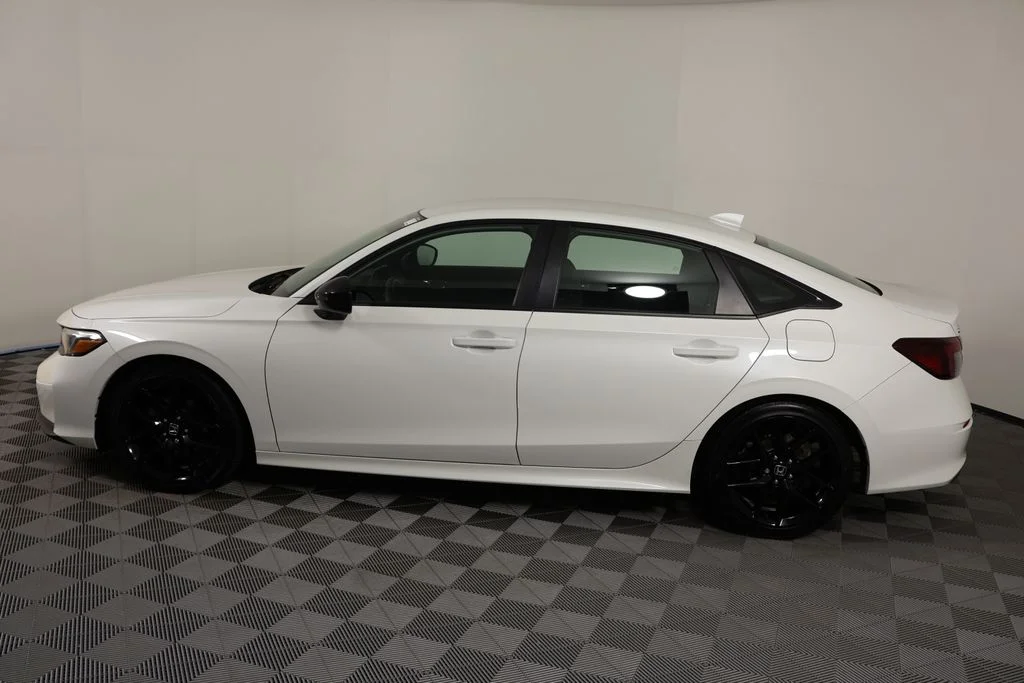 Used 2025 White Honda Sport image 5