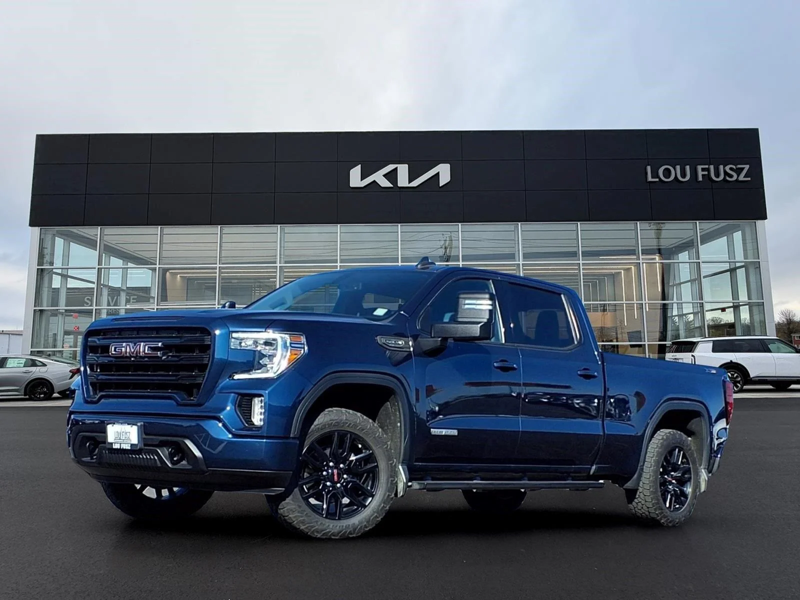Used 2021 Pacific Blue Metallic GMC Elevation image 1