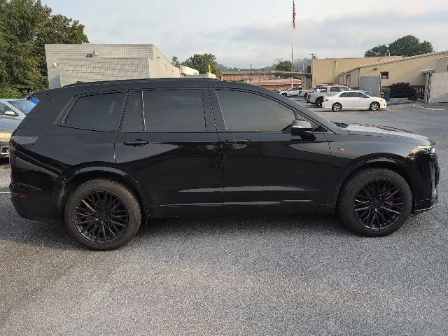 Used 2020 Black Cadillac Sport image 9