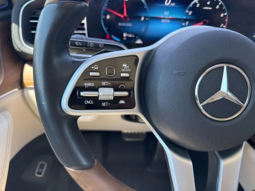 Used 2021  Mercedes-Benz GLS 580 image 15