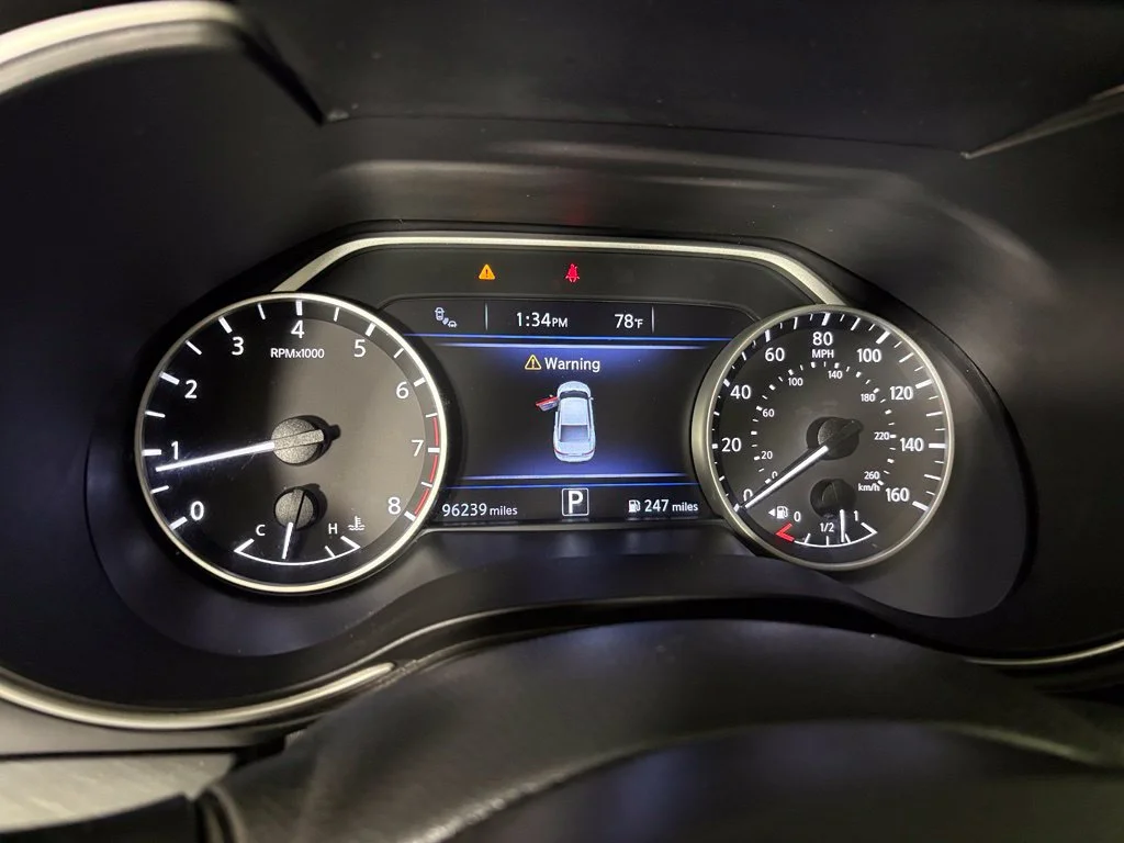 Used 2018 Silver Nissan 3.5 SL image 21