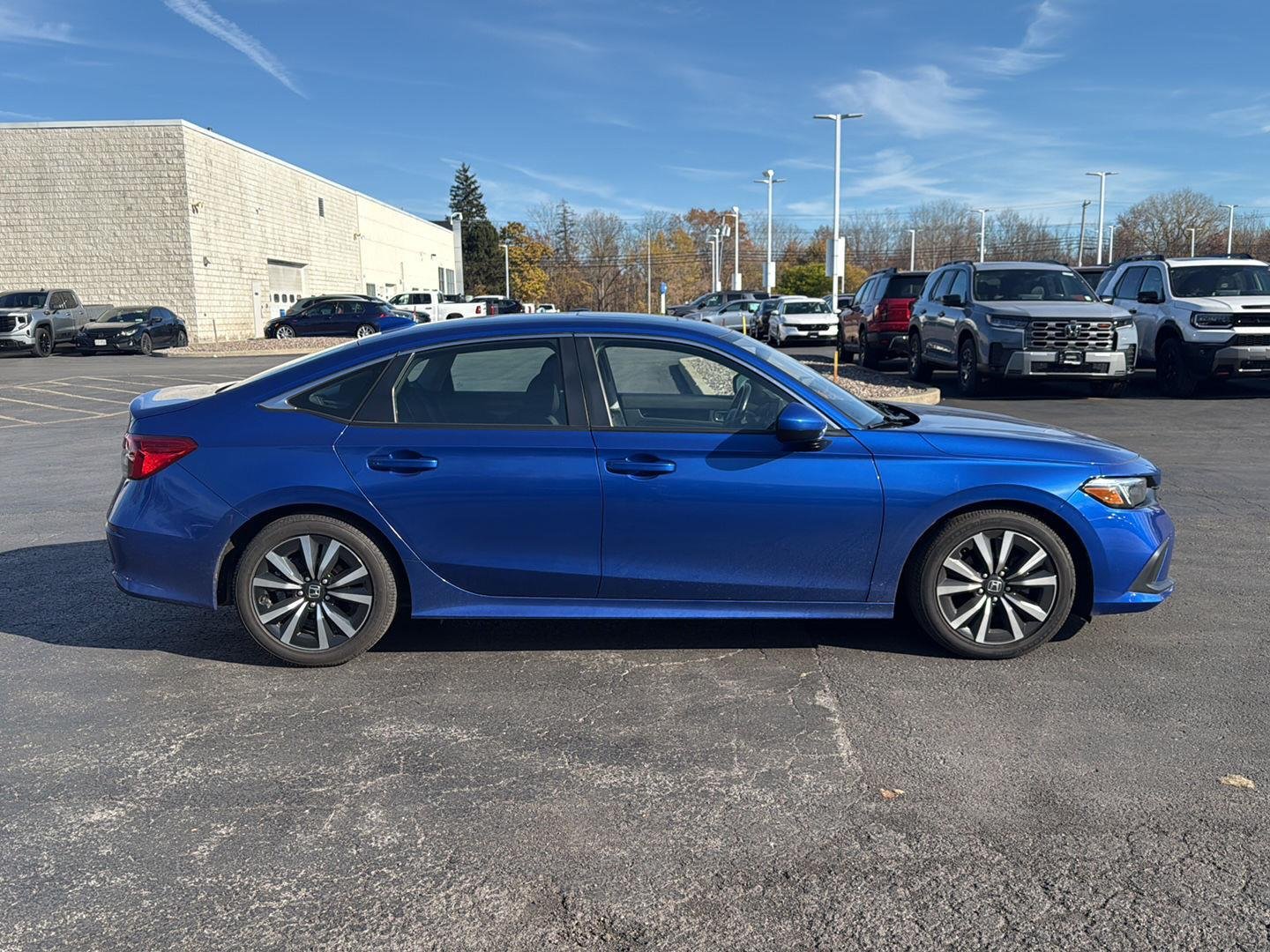 Used 2024 Aegean Blue Metallic Honda EX image 5