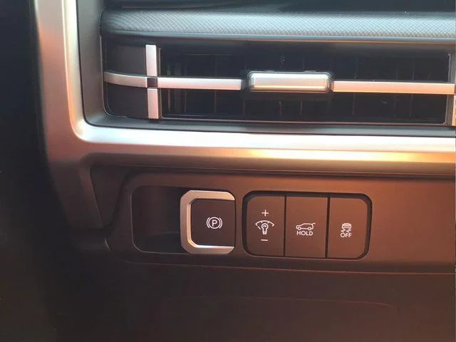 New 2026 White Hyundai SE image 25