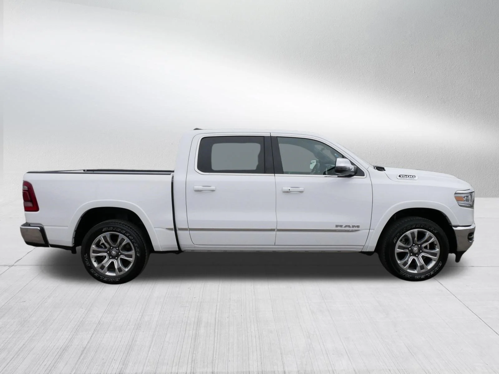 2024 RAM Ram 1500 Pickup Limited - Photo 8