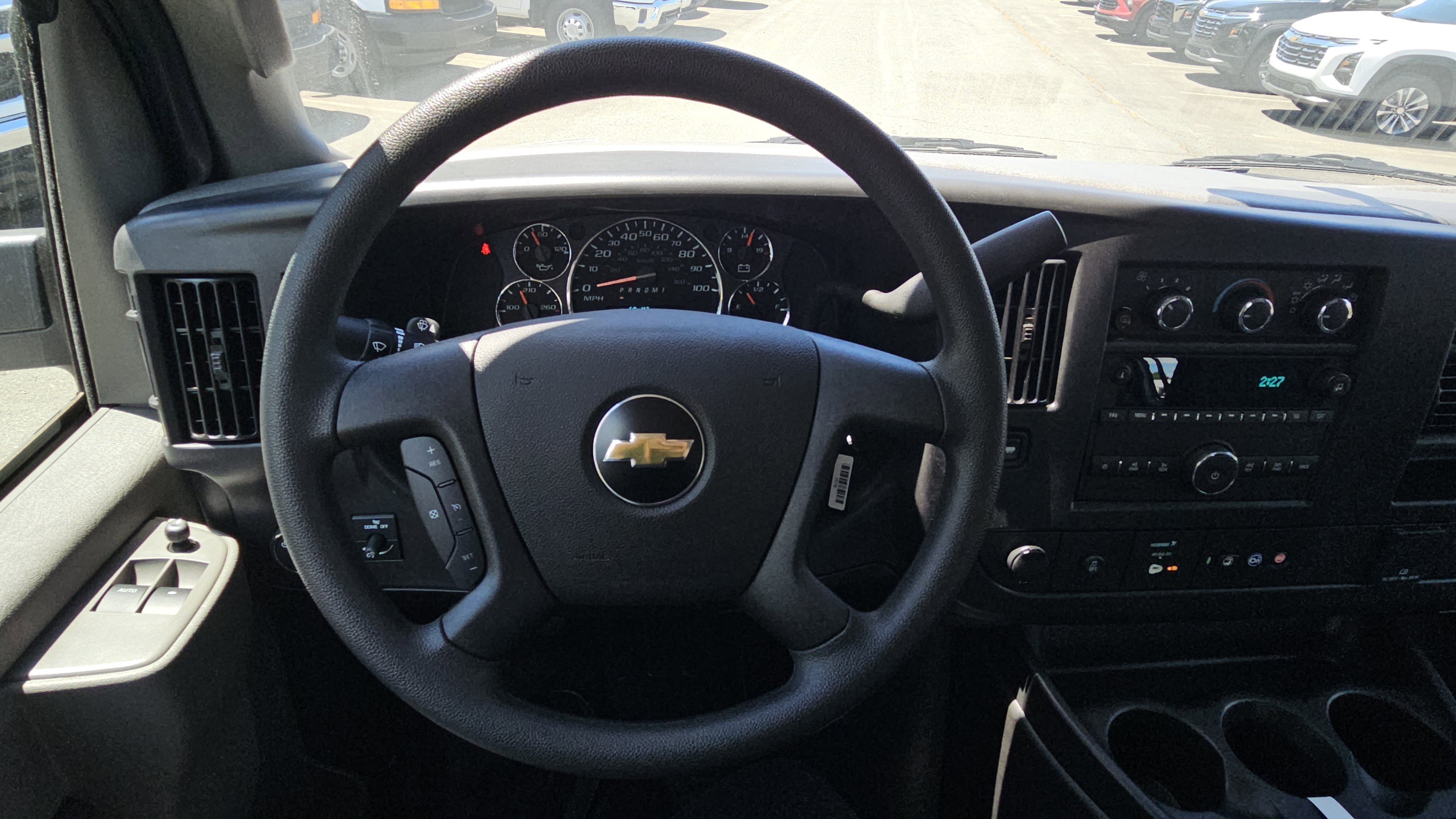 2025 Chevrolet Express Cargo Work Van - Photo 14