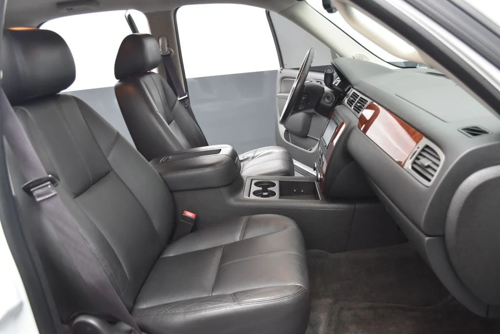 Used 2013 White Chevrolet LT image 29