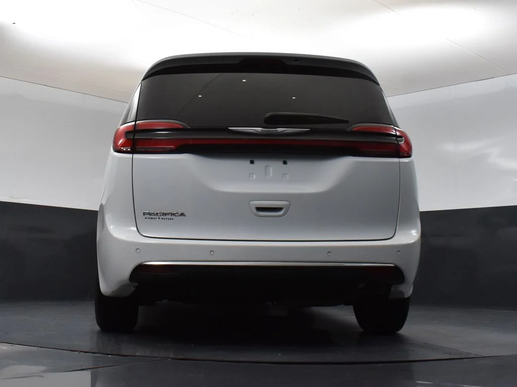 Used 2022 White Chrysler Touring L image 30