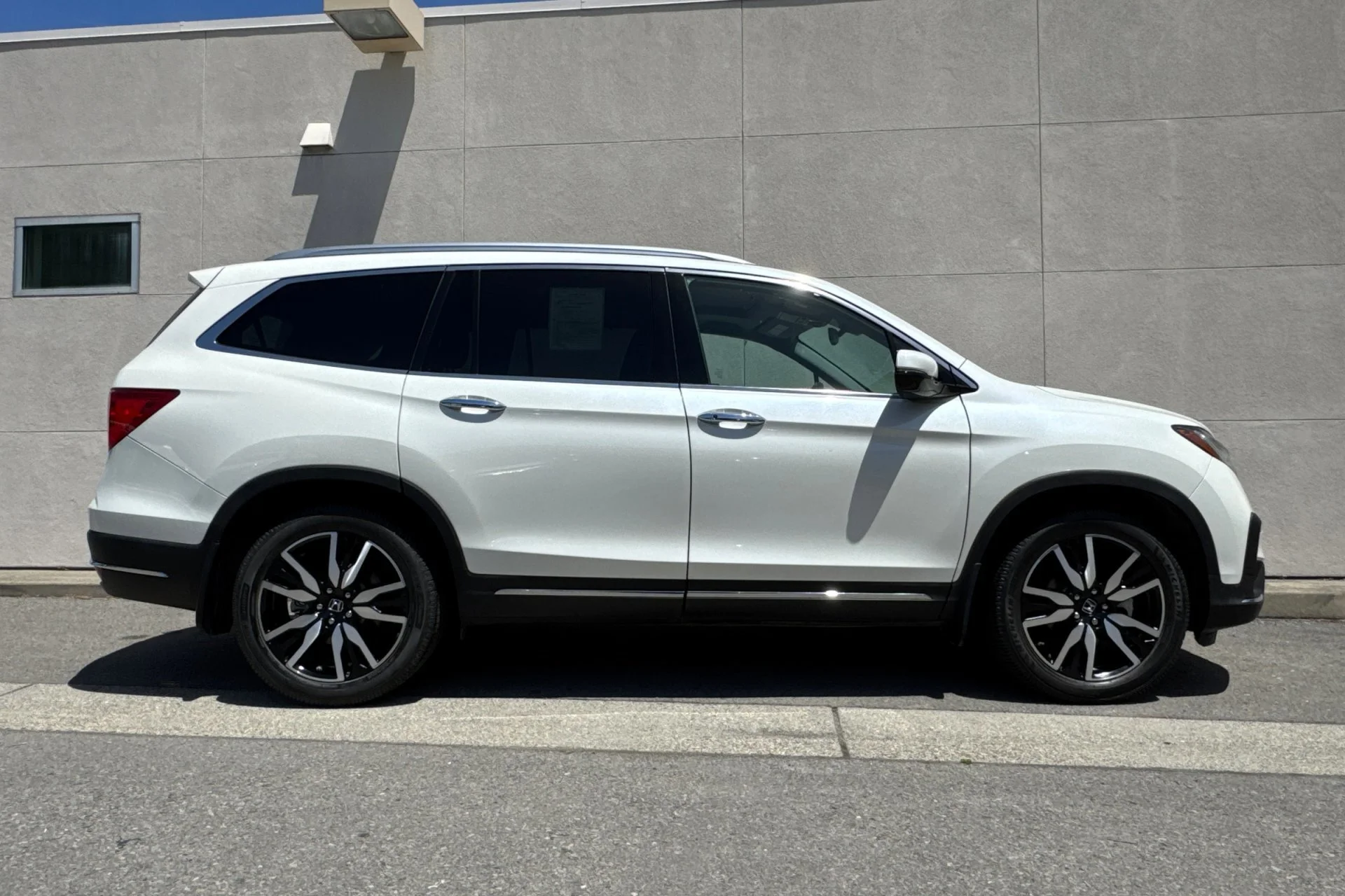 Used 2019  Honda Touring image 8
