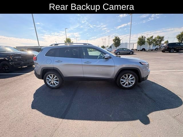 Used 2016 Jeep Cherokee Limited with VIN 1C4PJMDS9GW172310 for sale in Grove City, OH