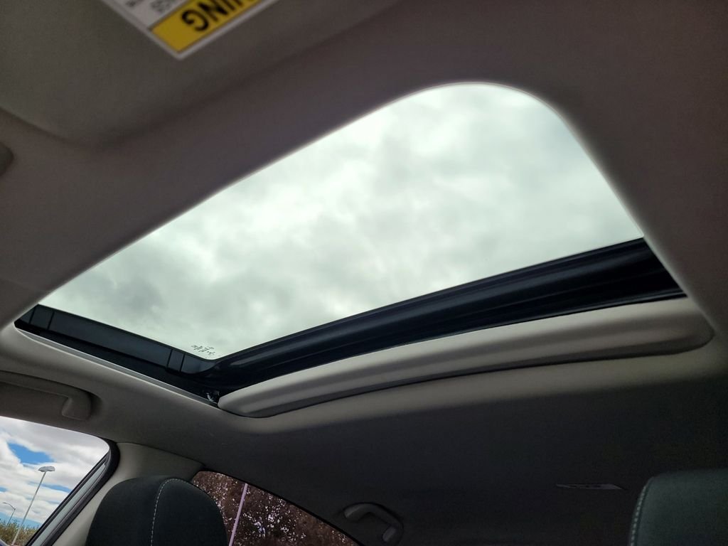 Used 2020 White Honda EX image 17