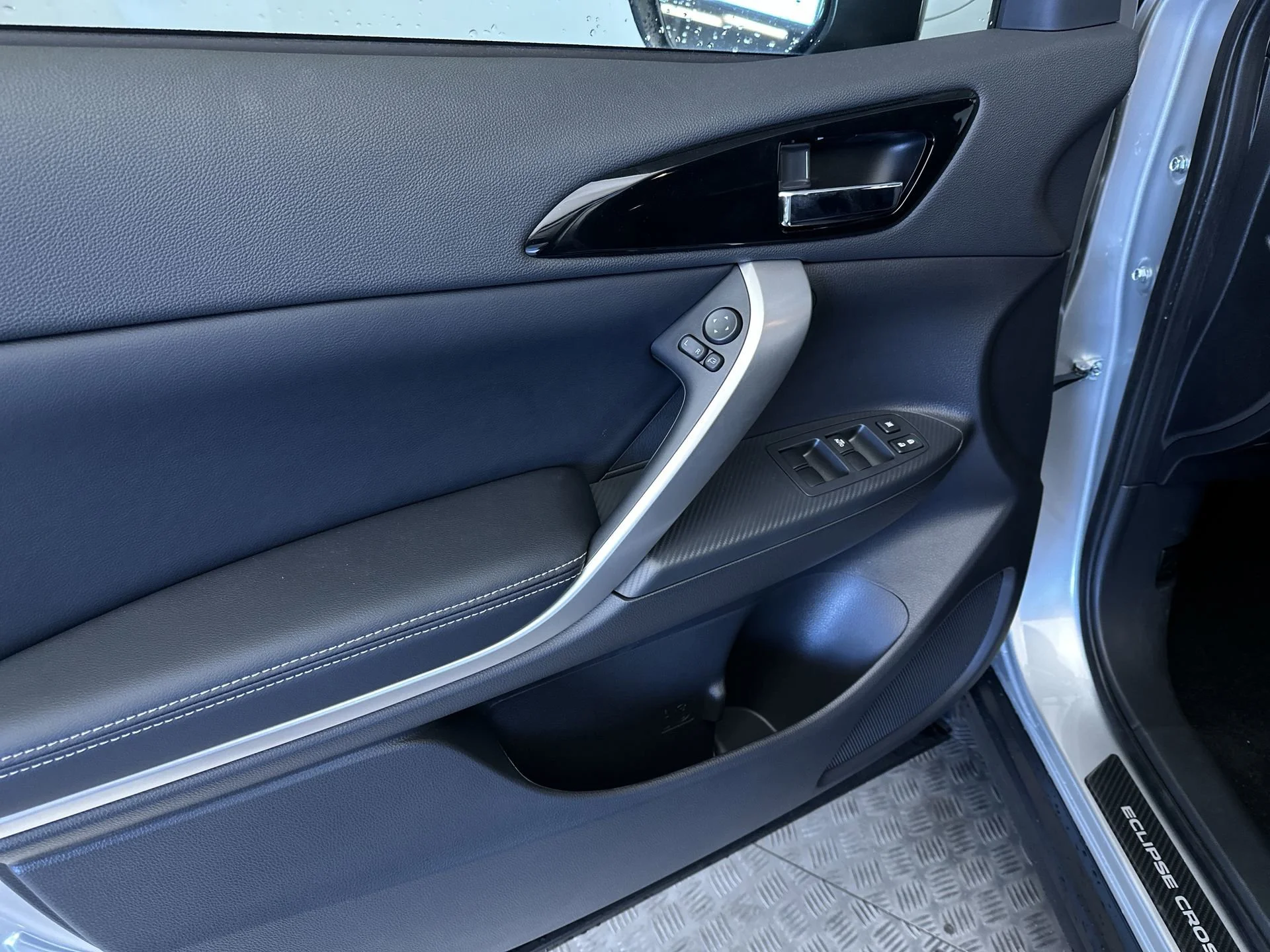 New 2026 Alloy Silver Metallic Mitsubishi SE image 15