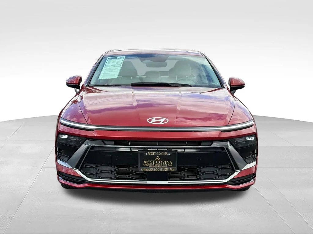 Used 2025 Red Hyundai SEL image 2