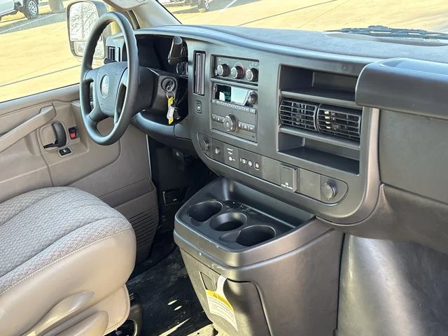 2025 GMC Savana Cargo Work Van - Photo 77