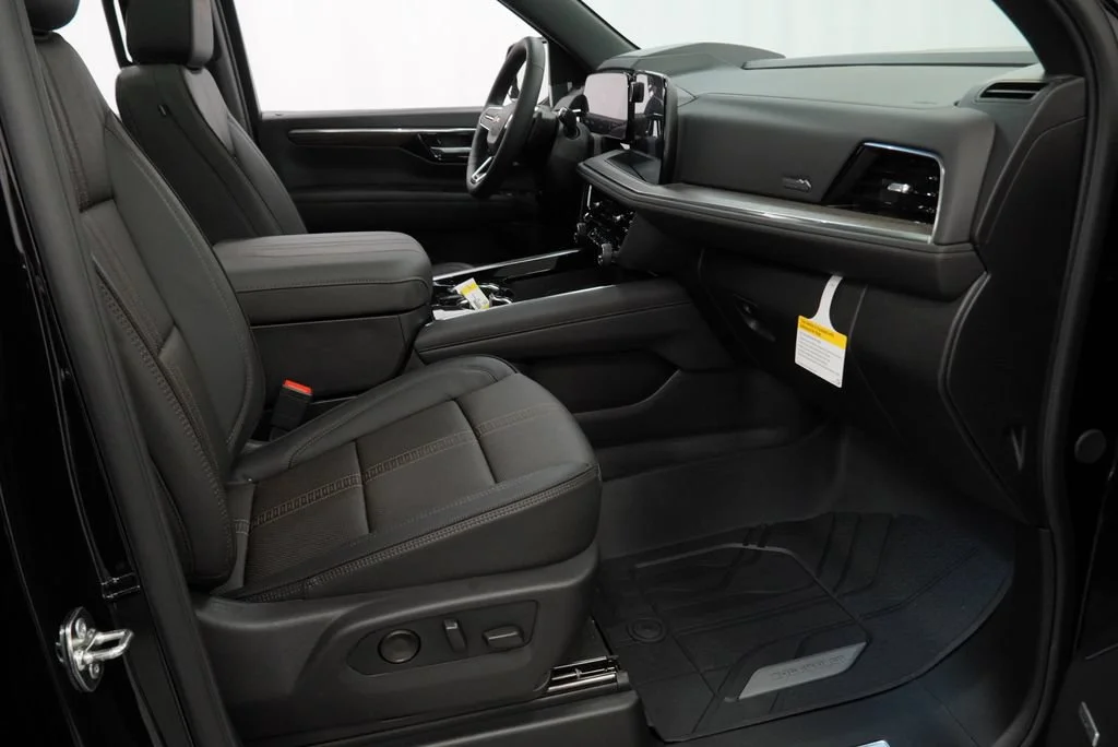 New 2026 Black Chevrolet High Country image 30