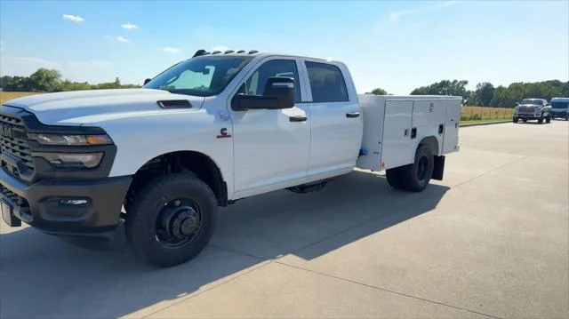 New 2026 Bright White Clear-Coat Exterior Paint RAM Tradesman image 5