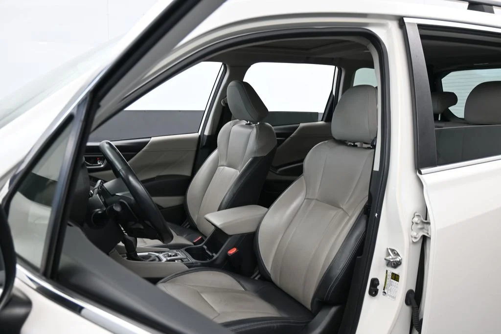Used 2022 Crystal White Pearl Subaru Limited image 10
