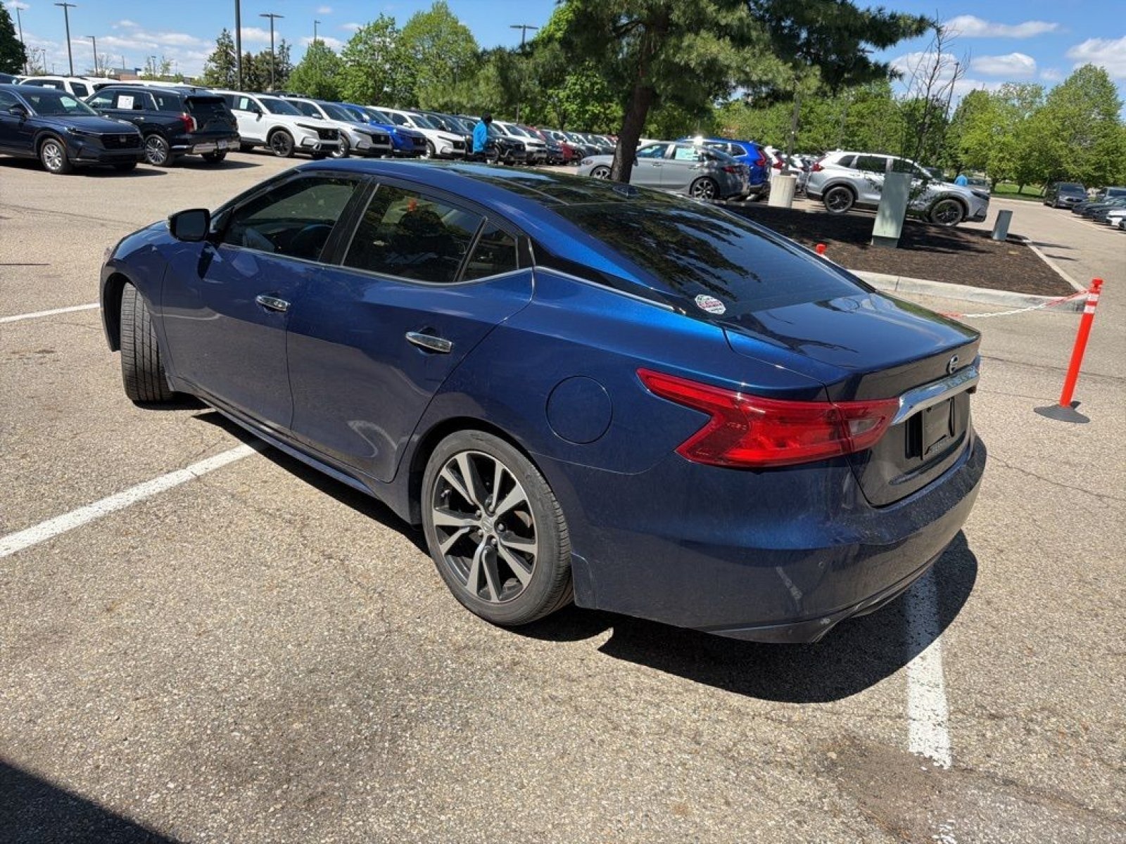 Used 2017 Deep Blue Pearl Nissan 3.5 SL image 9