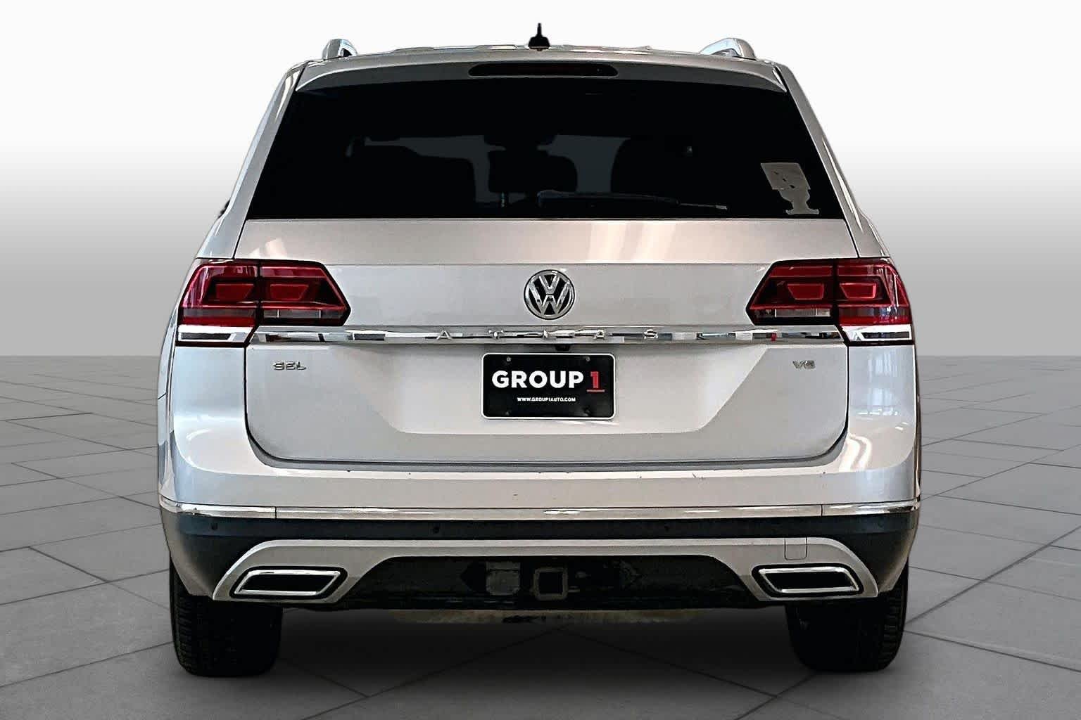 Used 2018 Reflex Silver Metallic Volkswagen 3.6L V6 SEL image 4