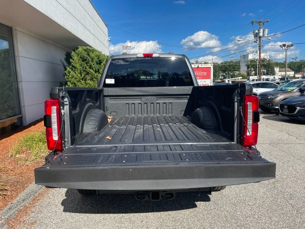 New 2026 CARBONIZED GRAY Ford Lariat image 8
