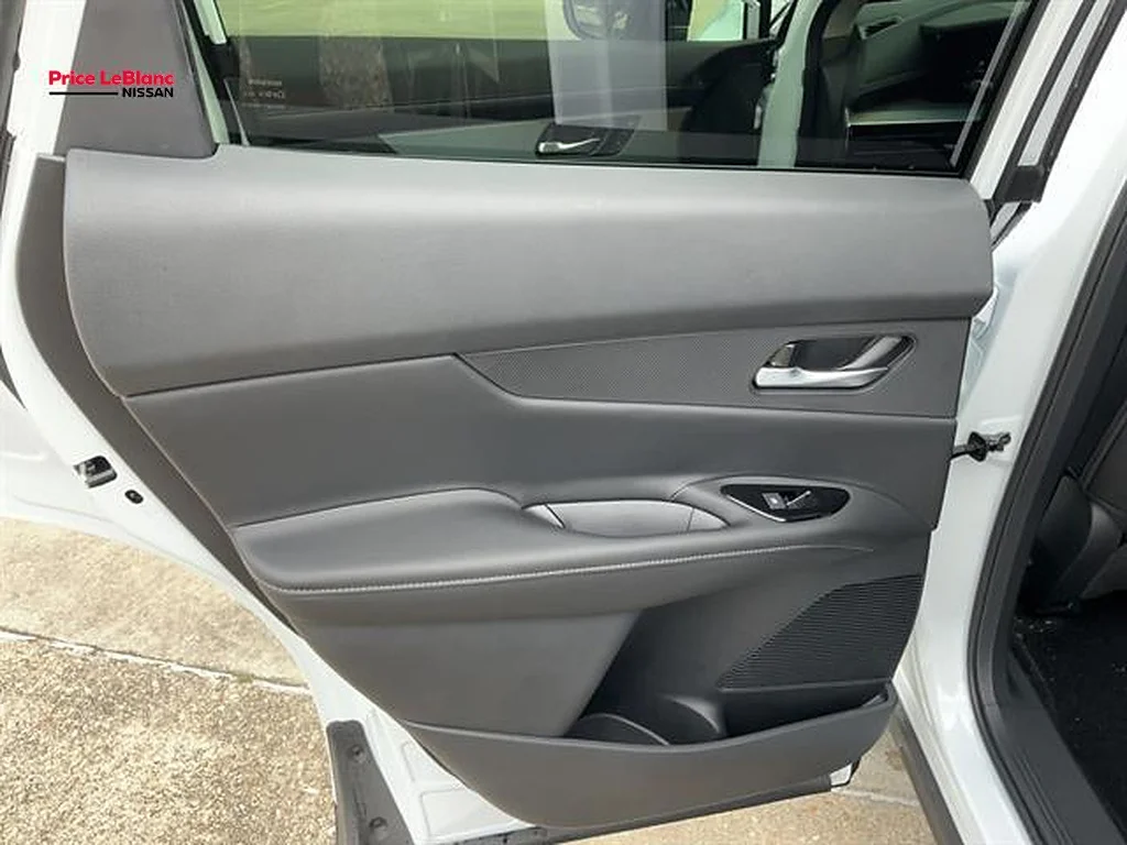 New 2026 Everest White Pearl Nissan SL image 11