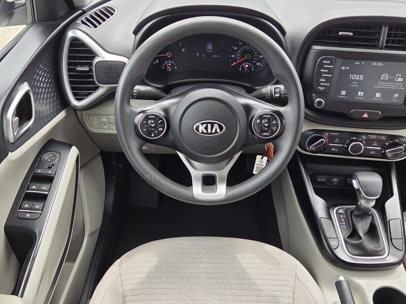 Certified Used 2020 Snow White Pearl KIA S IVT image 13