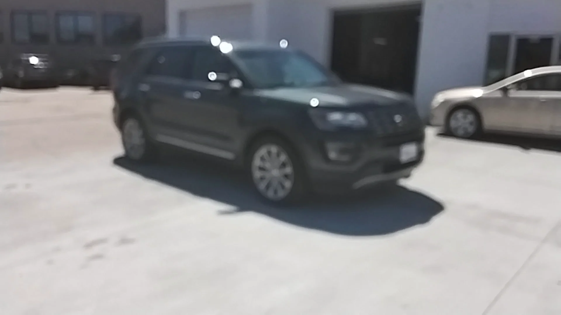 Used 2016 Gray Ford LIMITED image 3