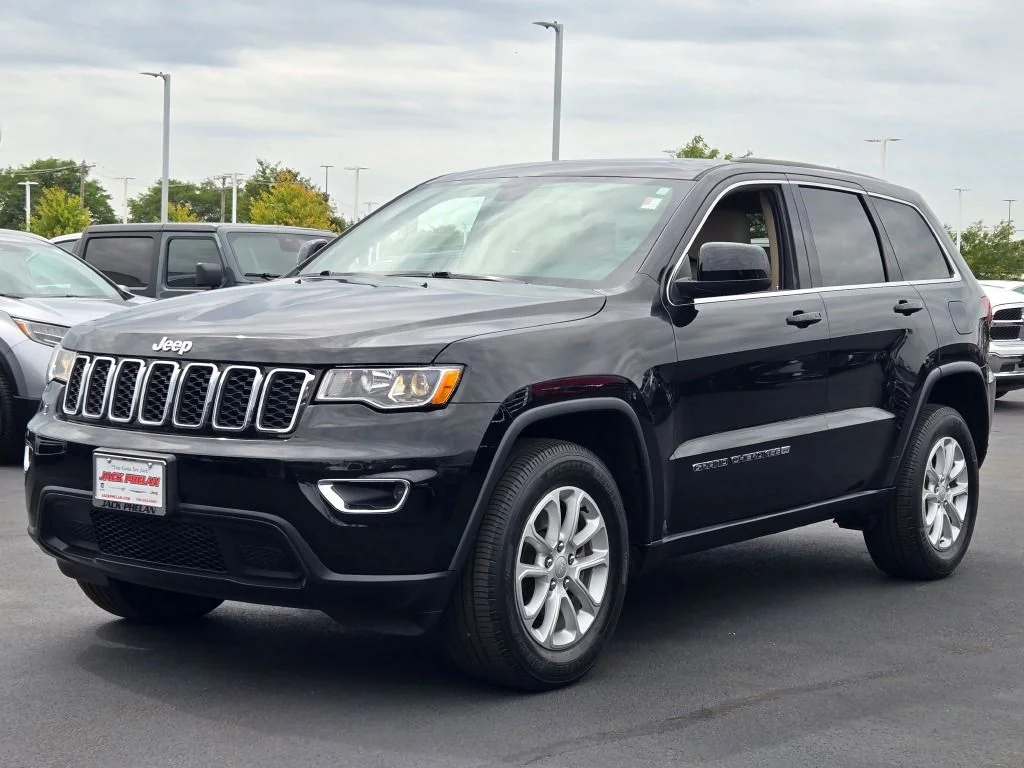 Certified Used 2022 Black Jeep Laredo E image 3