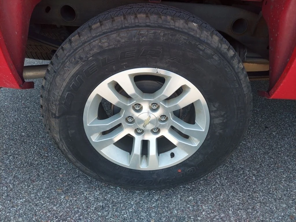 Used 2007 Red Chevrolet Work Truck image 9