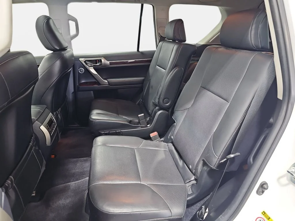 Used 2017 White Lexus 460 Luxury image 12