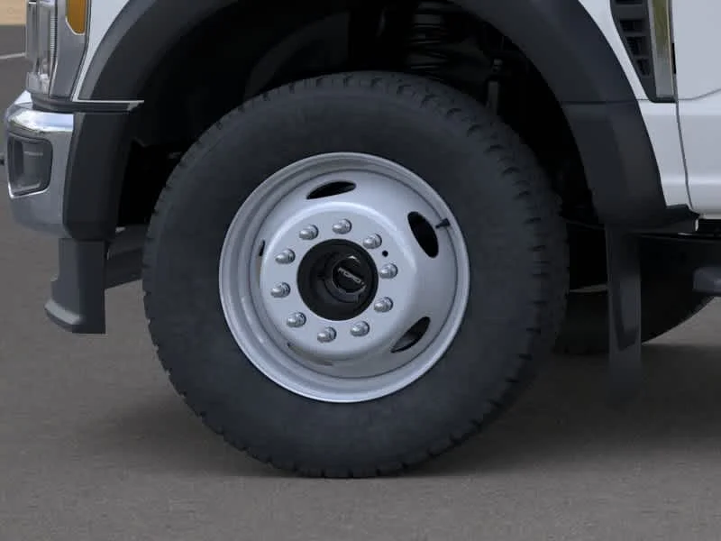 2025 Ford F-550 Super Duty Chassis Cab XL - Photo 41