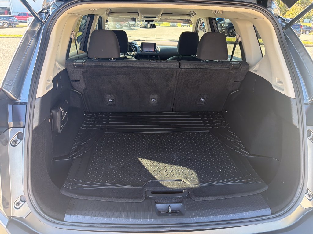 Used 2023 Gray Nissan S image 9
