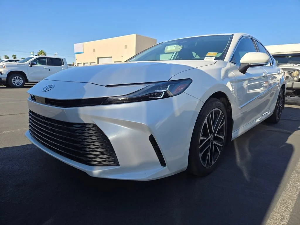 Used 2025 Wind Chill Pearl Toyota LE image 2