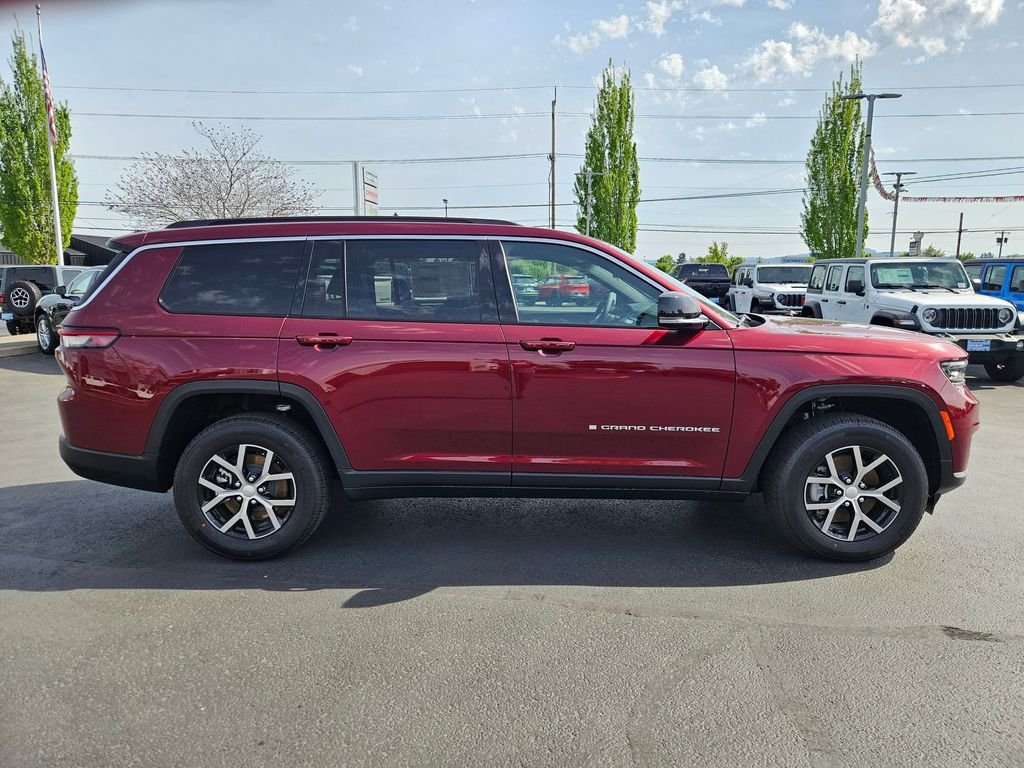 New 2025 Velvet Red Pearl-Coat Exterior Paint Jeep Limited image 7