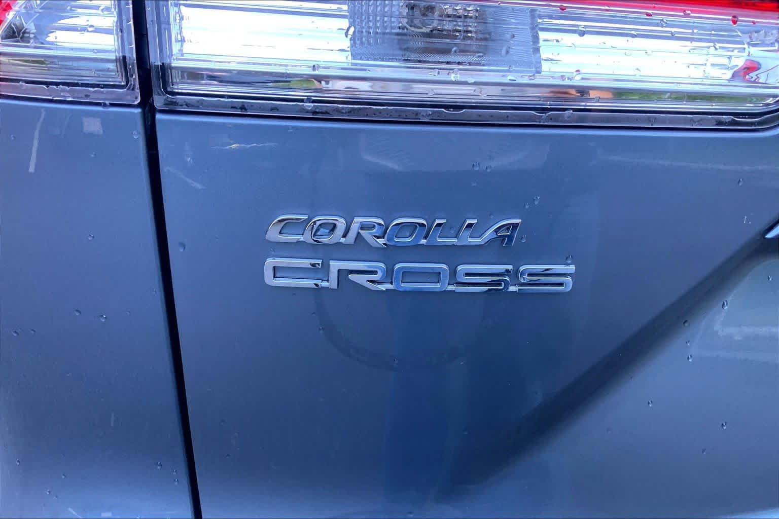 Used 2025 Celestite Toyota LE image 10