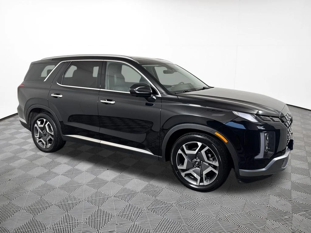Used 2024 Black Hyundai Limited image 5