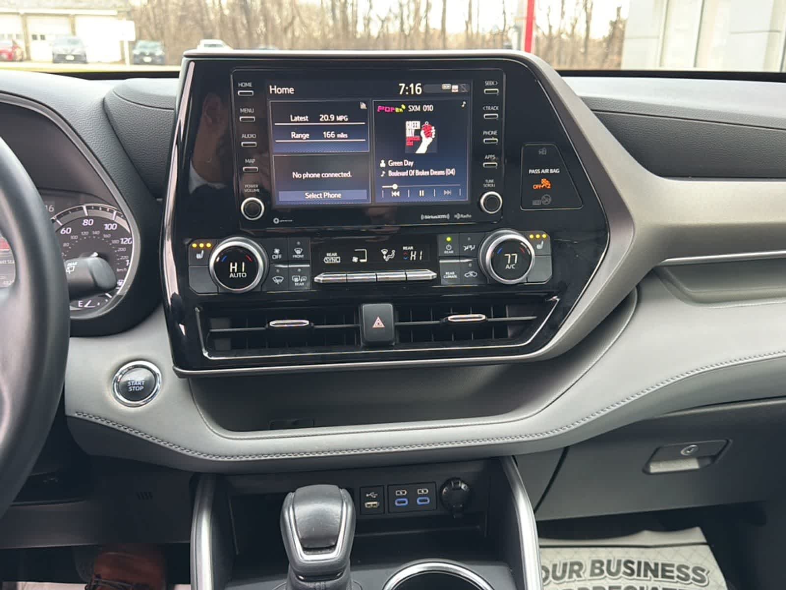 2022 Toyota Highlander XLE - Photo 15