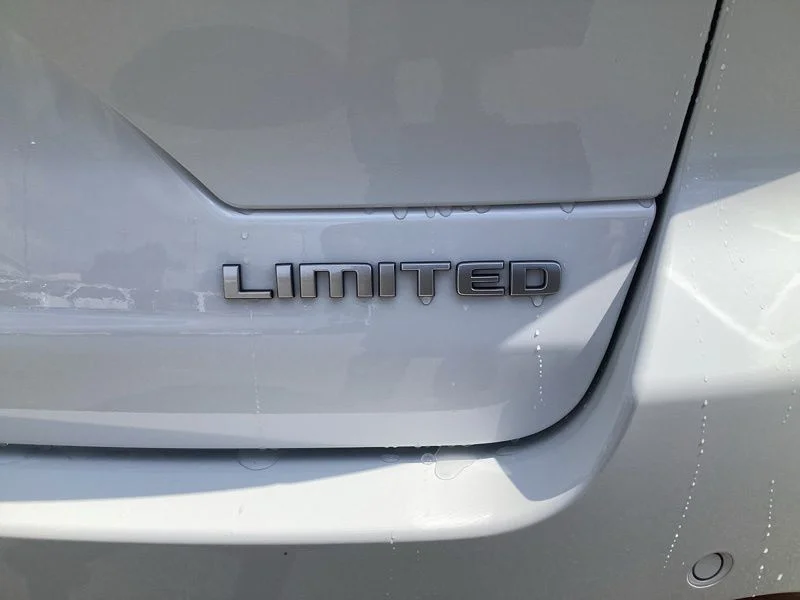 New 2026 Bright White Clear-Coat Exterior Paint Jeep Limited image 13