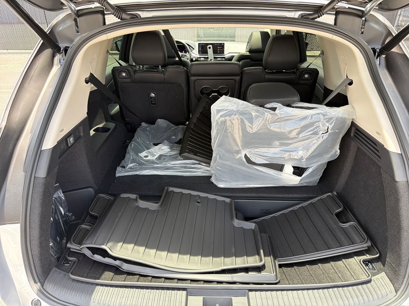 New 2026 Solar Silver Metallic Acura Base image 27