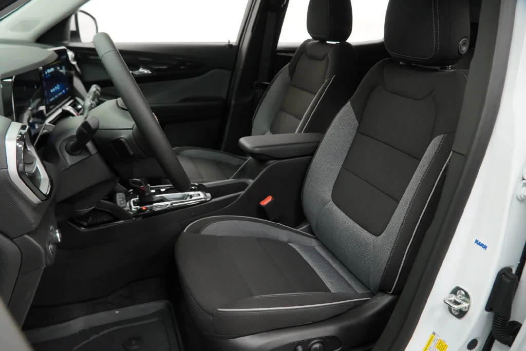 New 2026 Summit White Chevrolet LT image 4