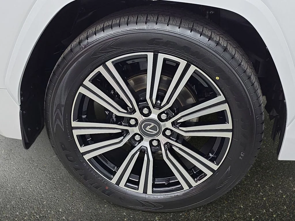 New 2026  Lexus 700h Luxury image 30