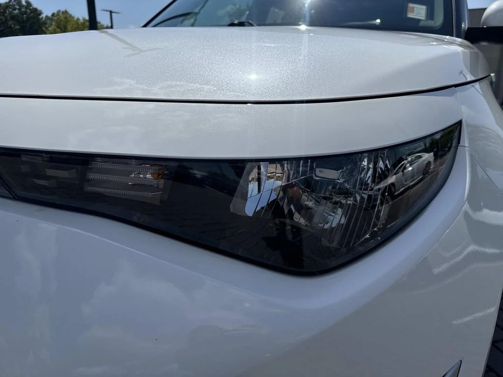 Used 2023 White Kia LX image 10