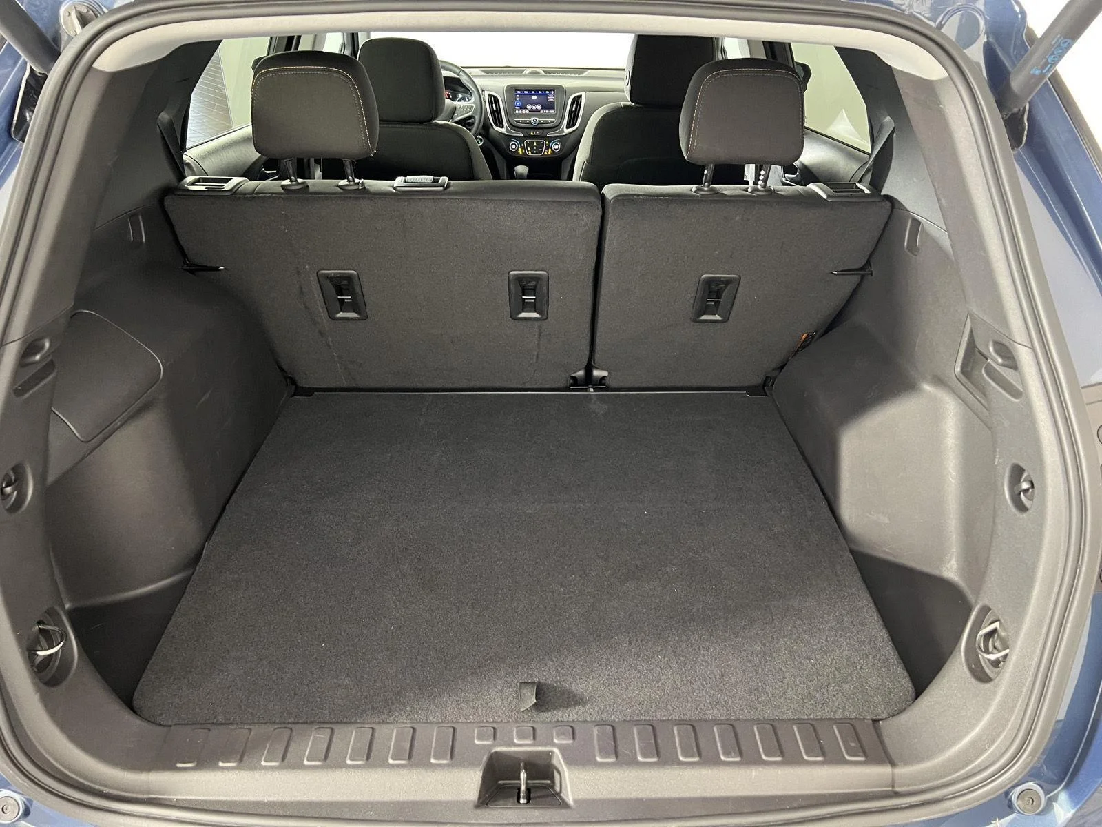 Used 2024 Lakeshore Blue Metallic Chevrolet LT image 19