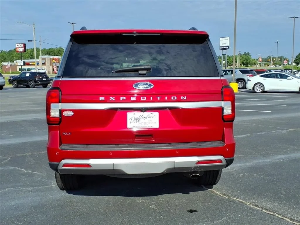 Used 2022 Red Ford XLT image 17