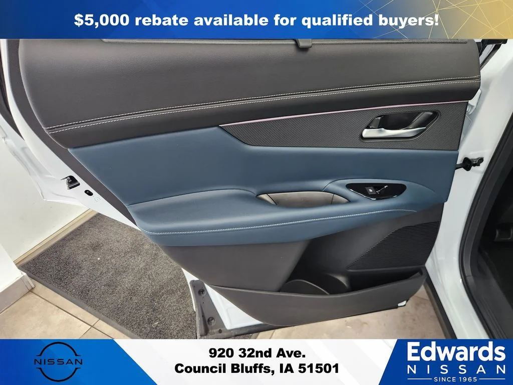 New 2026 Everest White Pearl TriCoat / Super Black Two-tone Nissan Platinum image 17