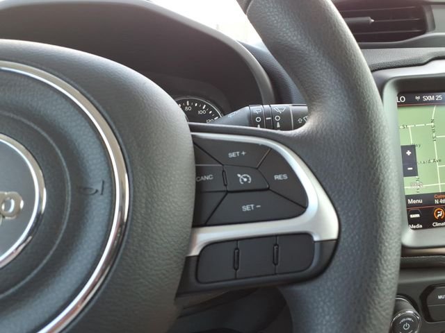 Used 2023 White Jeep Latitude image 24