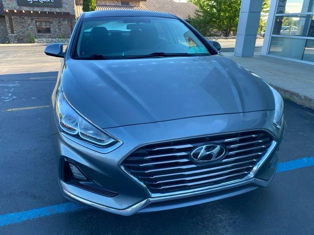 Used 2019 Machine Gray Hyundai SE image 4
