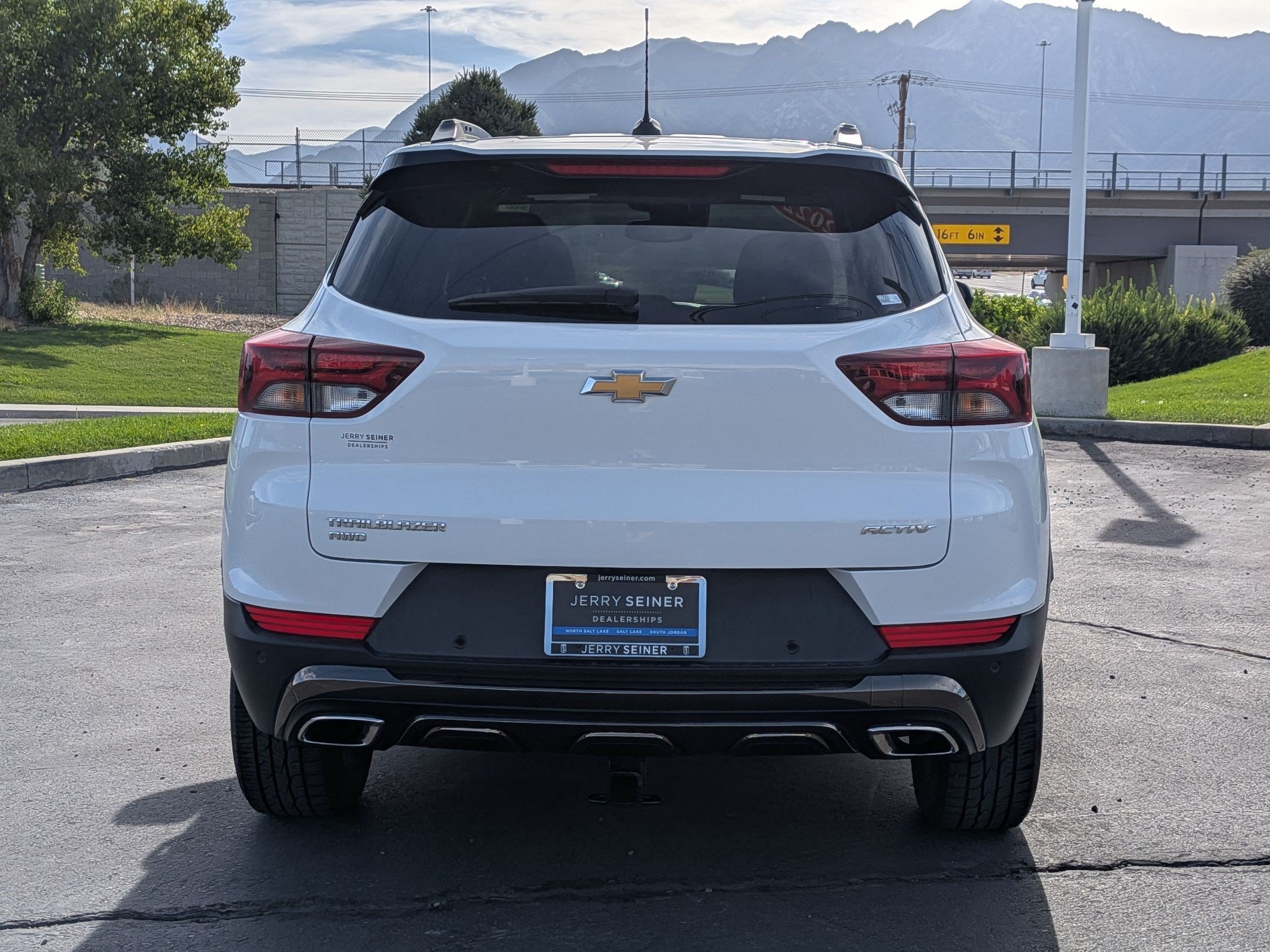 Certified Used 2022 Summit White Chevrolet ACTIV image 5